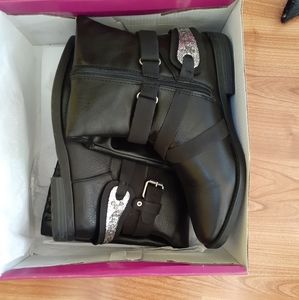 Brand new rampage black boots